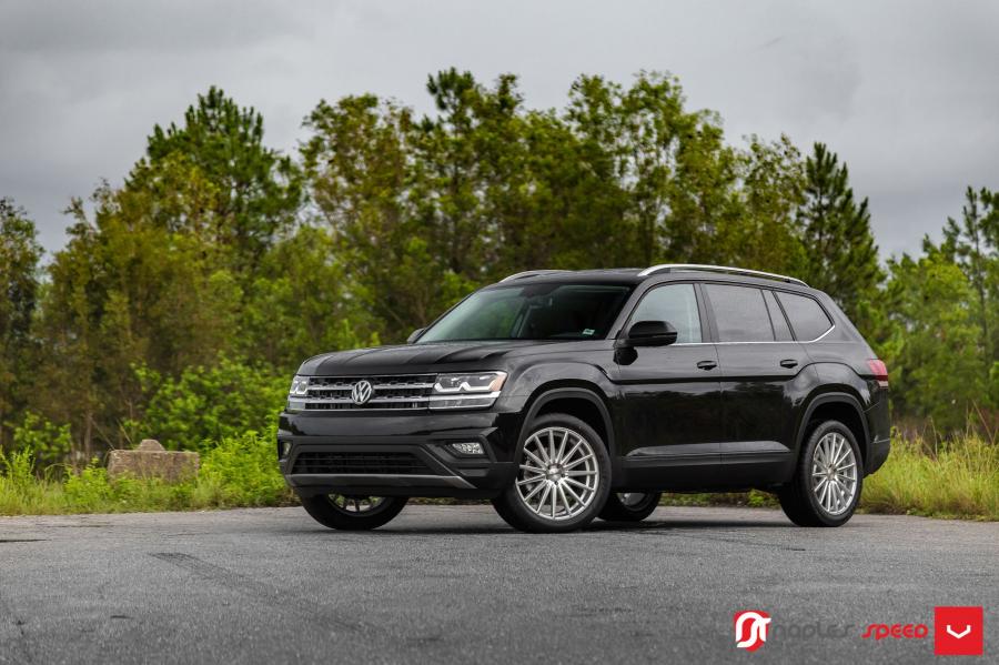 Volkswagen Atlas V6 4Motion on Vossen Wheels (VFS2) 2017 года  (фото 1 из 18)